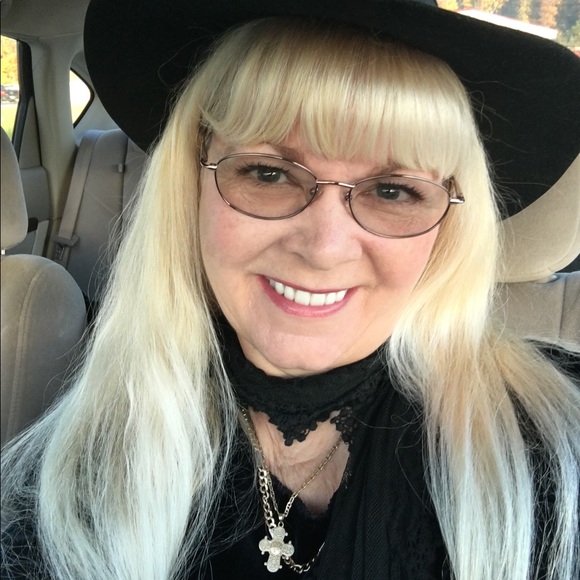 Meet your Posher, Rita - Picture 4 of 4